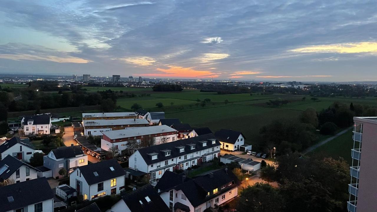Moderne 2-Zimmer-Wohnung Mit Atemberaubender Skyline Aussicht Auf Frankfurt! シュタインバッハ・アム・タウヌス エクステリア 写真